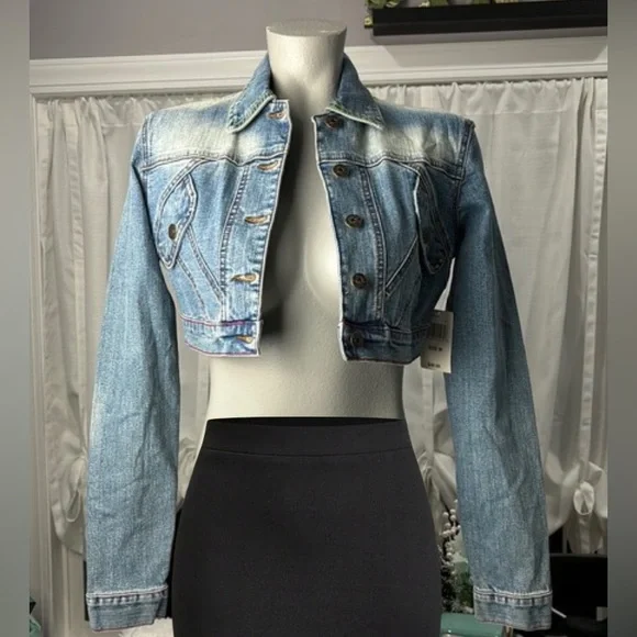 NWT YnQ Signature Distressed Cropped Denim Jacket Medium Blue Jean Jacket Trendy - Picture 2 of 16